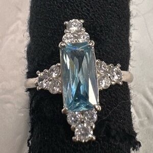 Stunning Silver Ring with Blue Gemstone